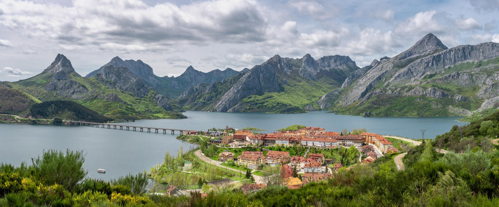 FIORDOS LEONES DE RIAÑO
